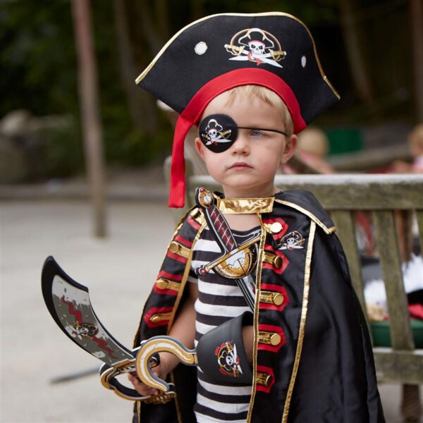 @mrwolftoys - 18102lt_pirate-toys-captain-cross-lifestyle